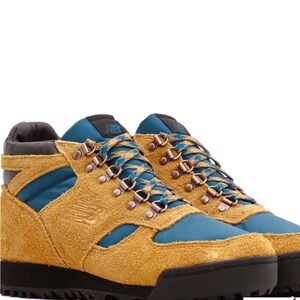 New Balance Rainer Men's Size 13 Urainaa Beige Blue Lace Up Boots New No Box